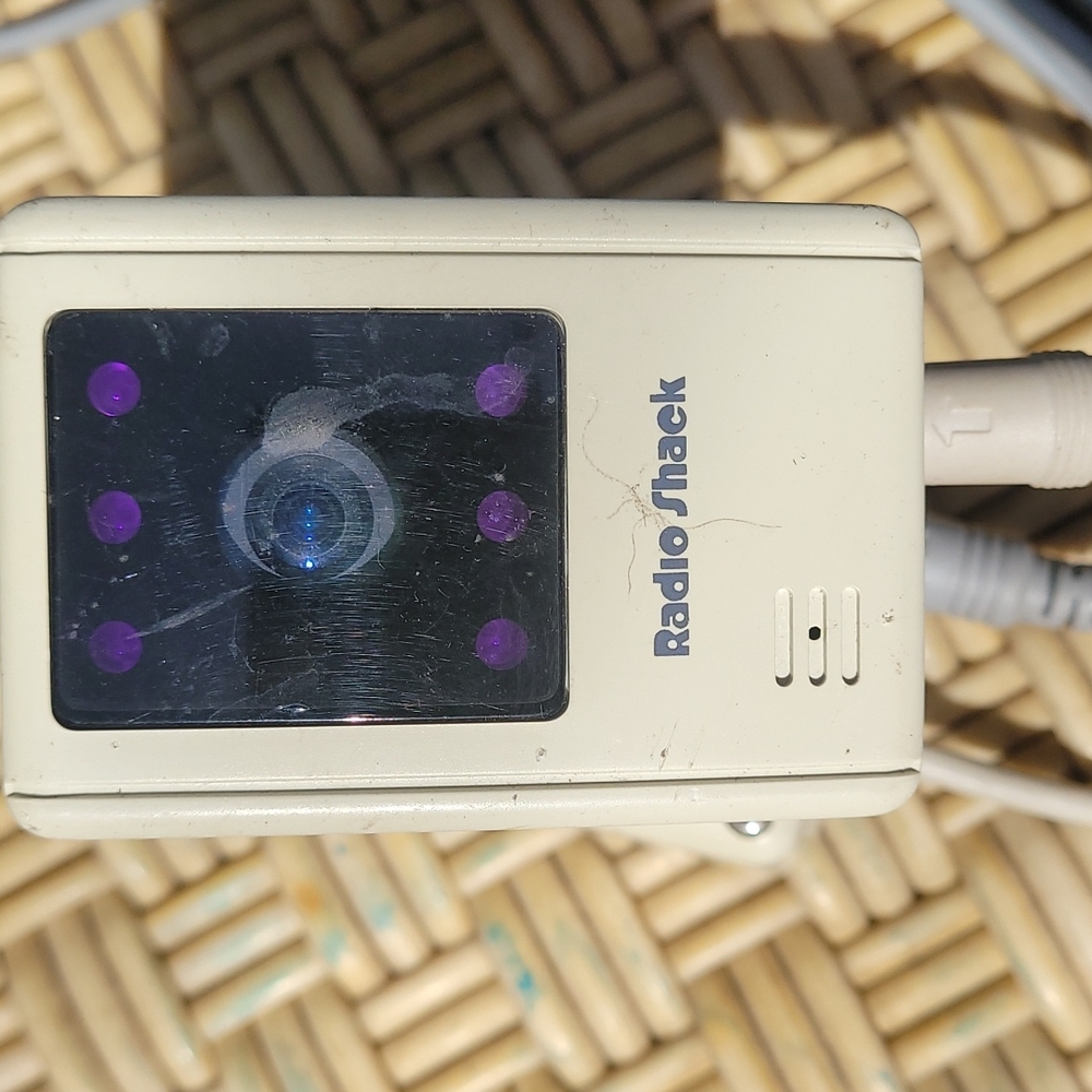 Old radio shack outdoor camera with video and power cord. - Picture 2 of 4